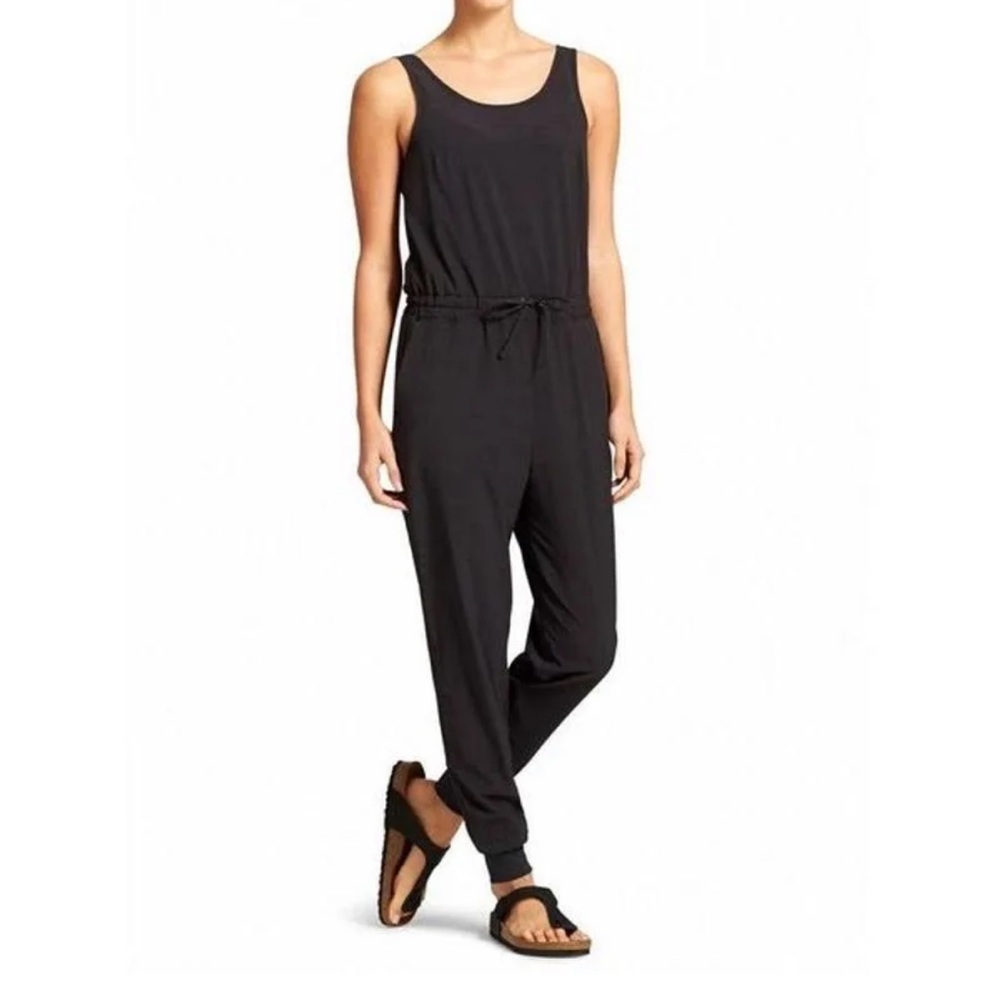 Athleta Sz 4 black cross-back jumpsuit